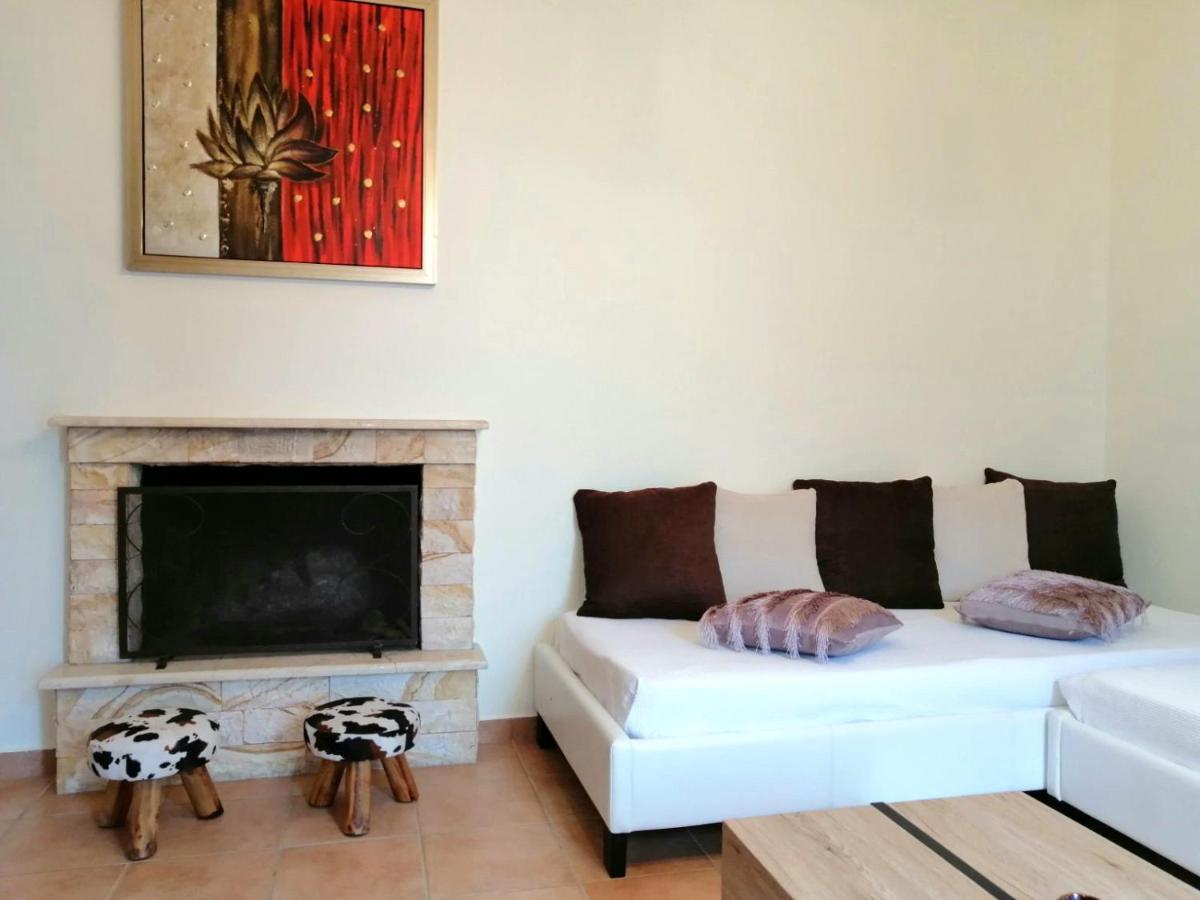 MalvaziosVillas Gythio Esterno foto