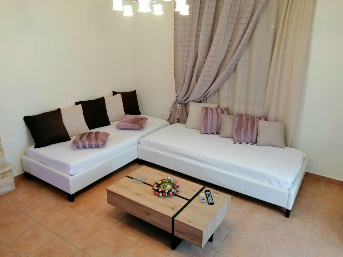 MalvaziosVillas Gythio Esterno foto