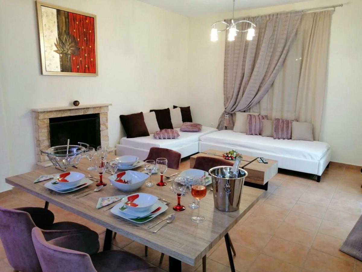 MalvaziosVillas Gythio Esterno foto